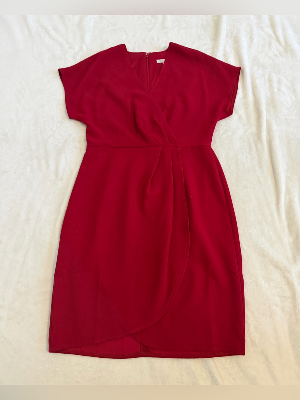 London Style Size 6 Red Dress Fixed waist with top and skirt overlaps.